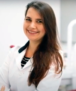 Dra. Camila M. Girondi